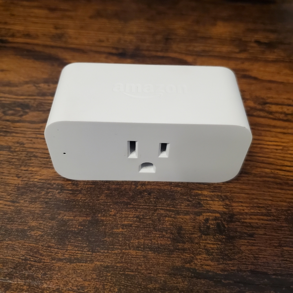 Amazon Smart Plug - Picture 3 of 5